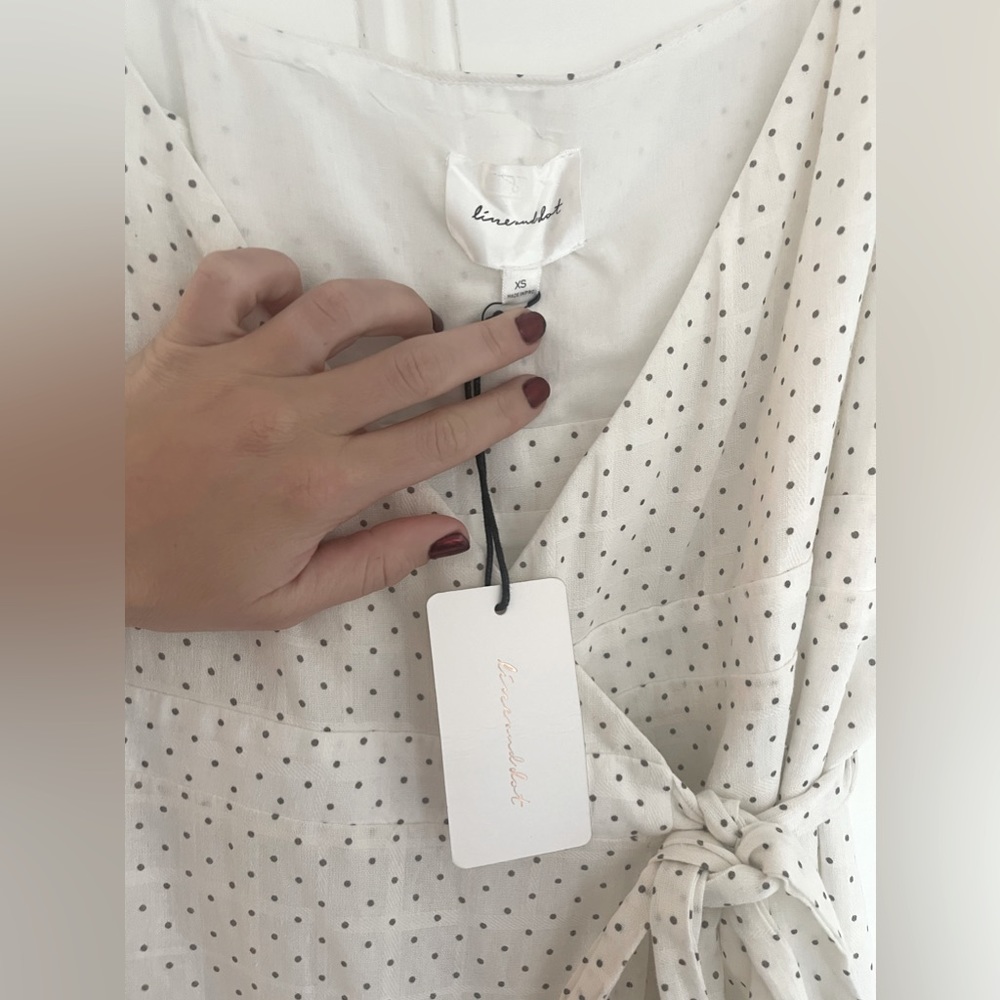 NWT Revolve Line+ Dot Lillie Wrap MIDI in White w/ Gray polka dots - XS - Picture 6 of 12